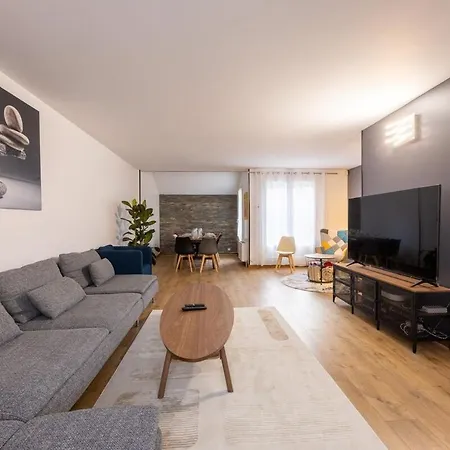 Beautiful House Near For 12 People 빌라 *