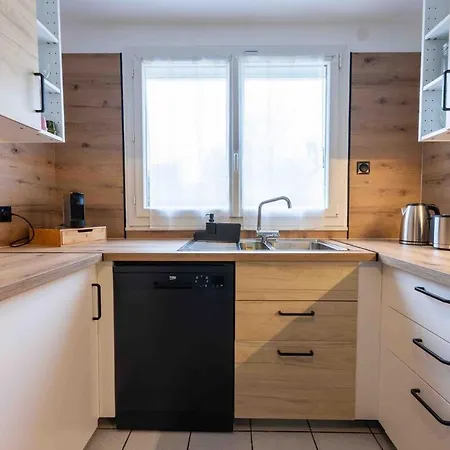 빌라 Beautiful House Near For 12 People