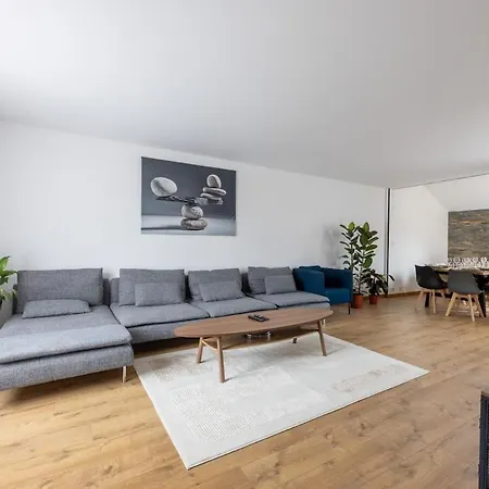 Beautiful House Near For 12 People 빌라